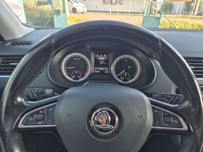 Škoda Octavia Combi 2,0 TDI DSG Style Plus, - fotka 14 z 20