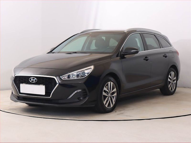 Hyundai i30 (2020) 1.6 CRDi, Tempomat - fotka 2 z 20