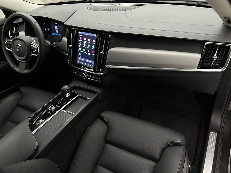 Volvo V90 B4 BRIGHT PLUS CZ 1. maj. - fotka 22 z 48