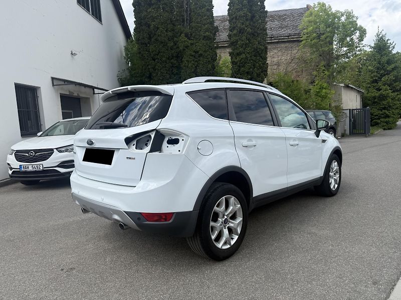 Ford Kuga 2.0 TDCI 103 kW - BEZ NEHOD - fotka 4 z 18