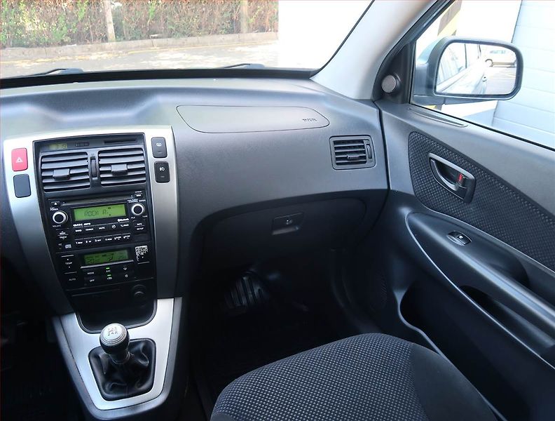Hyundai Tucson (2009) 2.0 i, 4X4 - fotka 8 z 20