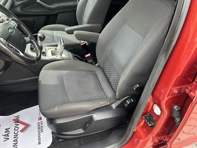 Ford Galaxy 2,0TDCi Ghia 7míst - fotka 22 z 54