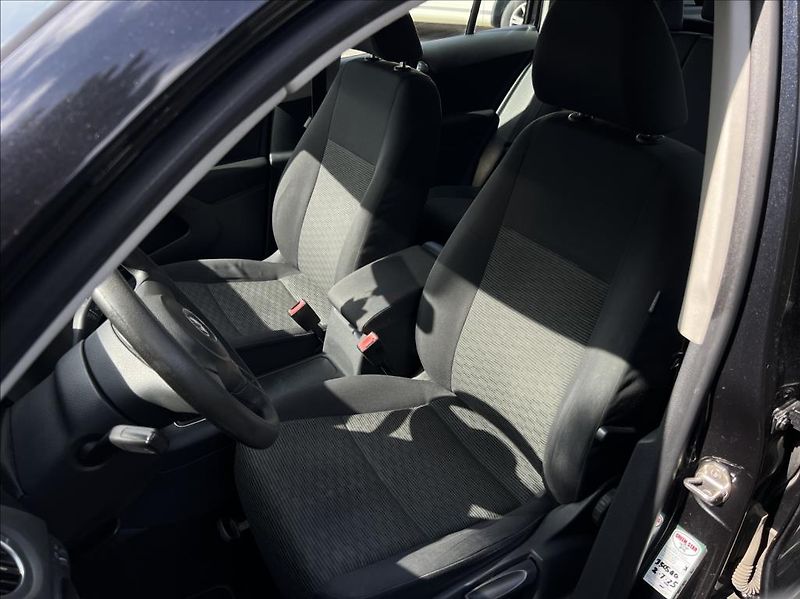 Volkswagen Tiguan 1,4 Tsi trend&Fun - fotka 9 z 28