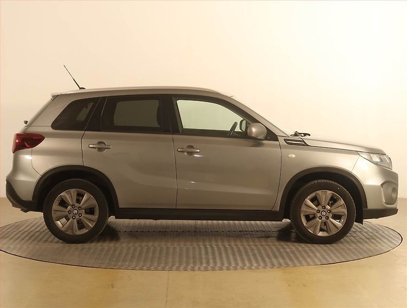 Suzuki Vitara (2023) Premium 1.4 BoosterJet - fotka 6 z 20