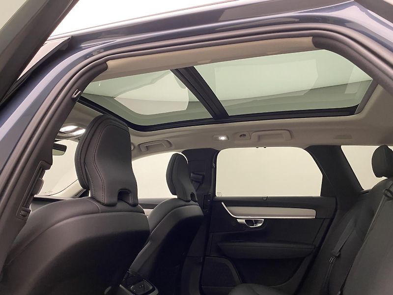 Volvo V90 T8 AWD RECHARGE DARK PLUS AUT - fotka 32 z 65