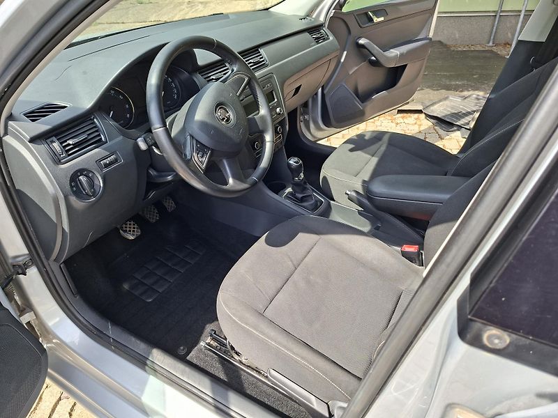 Škoda Rapid (2013) 1.2 TSI, první majitel, +zimní - fotka 9 z 24