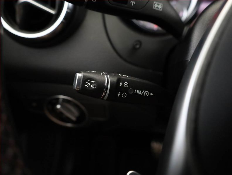 Mercedes-Benz CLA (2016) AMG Paket 220 CDI, Automat - fotka 16 z 19