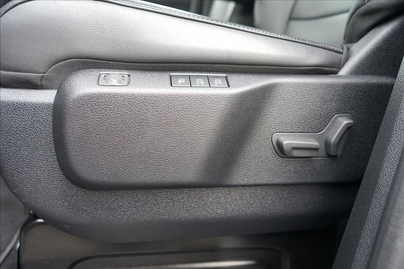 Citroën SpaceTourer 2,0 BlueHDi 180 EAT8 SHINE XL - fotka 27 z 36