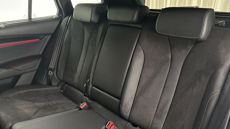 Škoda Enyaq 82 kWh AUT 80x Sportline - fotka 16 z 33