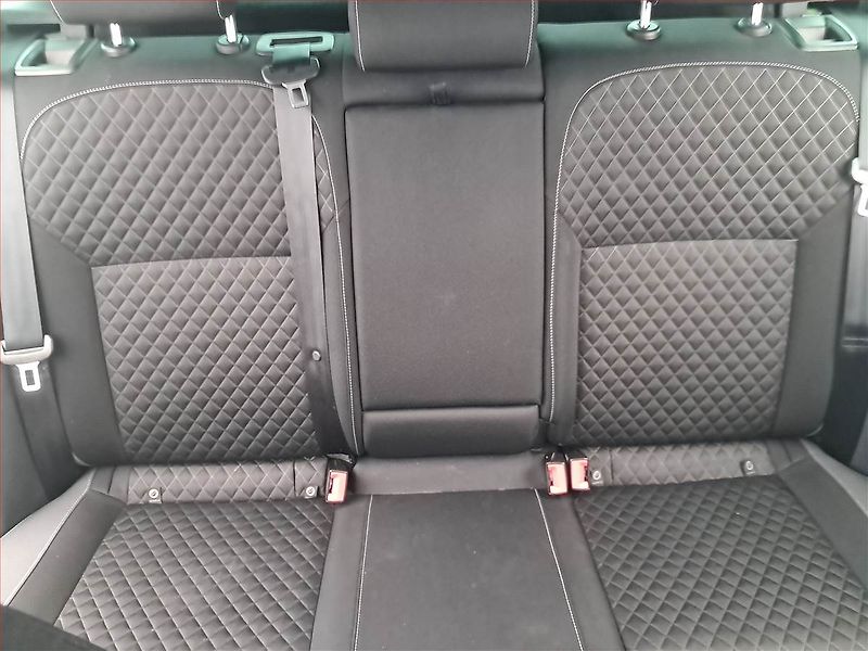 Škoda Rapid (2018) Style 1.0 TSI, Serv.kniha - fotka 10 z 18