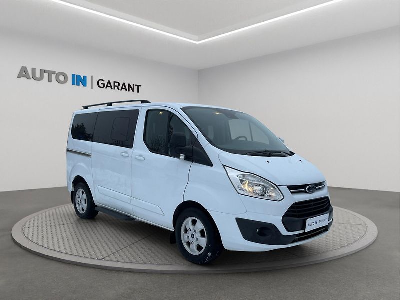 Ford Tourneo Custom (2017) 2.0 96kw, 1.maj, ČR, tažné, DP - fotka 3 z 24
