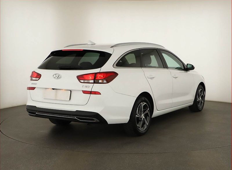 Hyundai i30 (2021) Smart 1.6 CRDi, ČR,1.maj - fotka 5 z 15