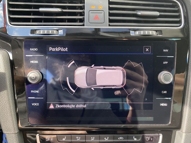 Volkswagen Golf (2019) 1.5 TSi, Join, navi - fotka 18 z 18