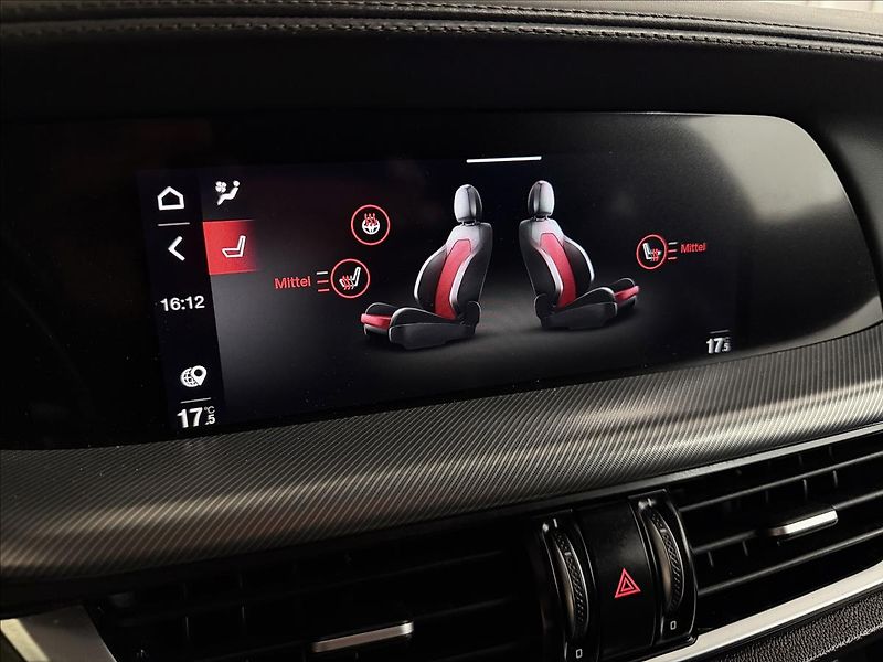 Alfa Romeo Stelvio VELOCE 206kW Q4 PANO TAŽNÉ R21 - fotka 24 z 43