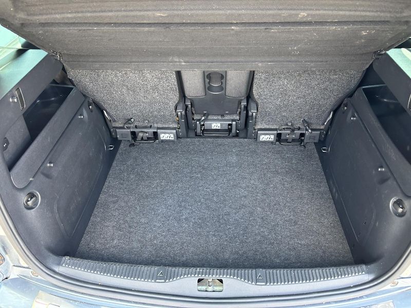 Škoda Roomster (2011) 1.2HTP, 51kW, Klima - fotka 15 z 15