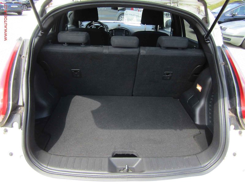 Nissan Juke (2015) 1.2DiG-T, Navigace, AC - fotka 7 z 18