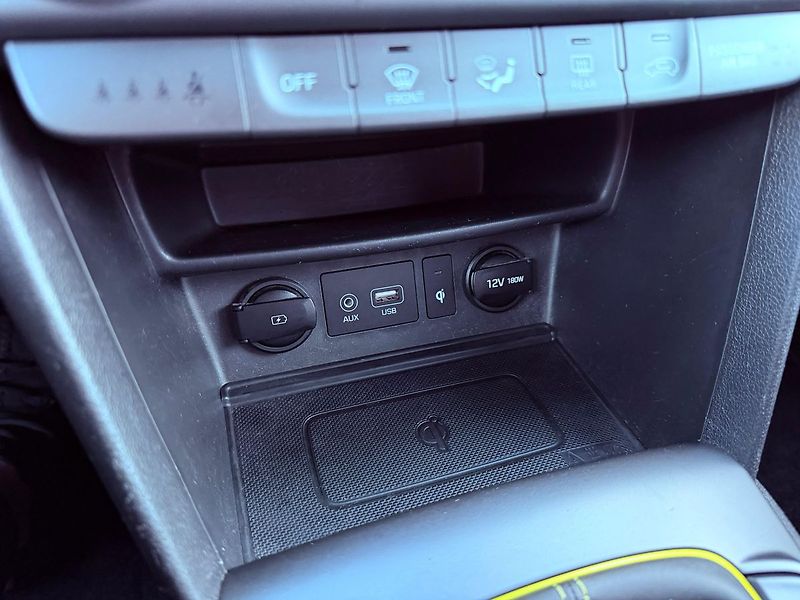 Hyundai Kona 1.0 T-GDi Style, 1.Maj, Servis - fotka 23 z 28