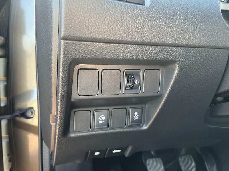 Nissan Qashqai 1.2 85 kW ČR - fotka 21 z 29