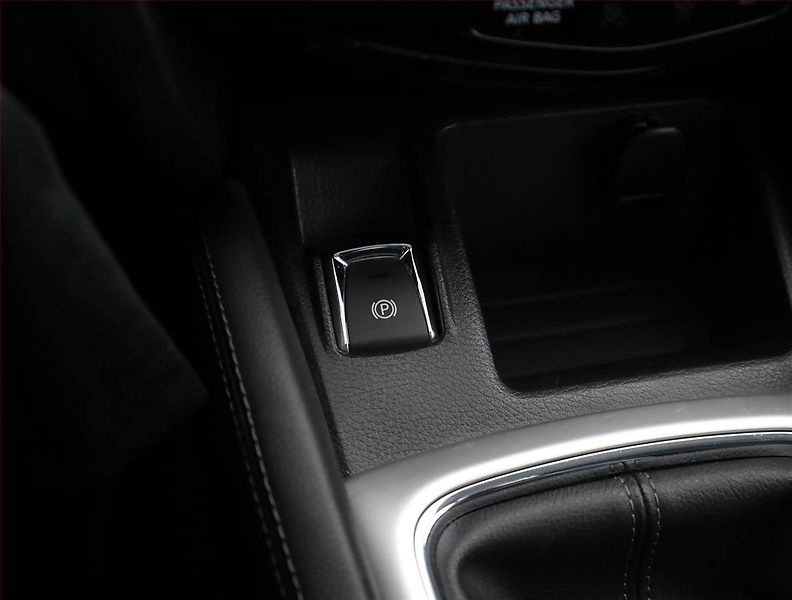 Nissan Qashqai (2016) 1.6 DIG-T, ČR,1.maj - fotka 11 z 17
