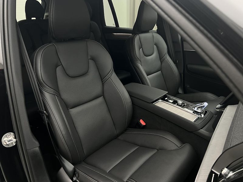Volvo XC90 (2026) B5 AWD BRIGHT PLUS - fotka 25 z 47