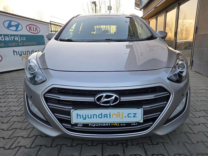 Hyundai i30 1.6-TOP VÝBAVA-GO EDITION - fotografie inzerátu