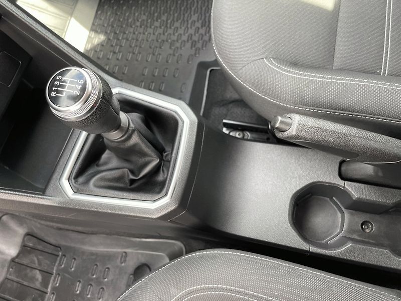 Dacia Logan (2022) 1.0 TCe,67kW,LPG,ČR,1.Maj - fotka 21 z 31