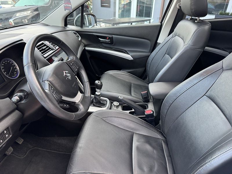 Suzuki SX4 S-Cross (2018) 1.4i BoosterJet AWD LED Navi - fotka 27 z 50