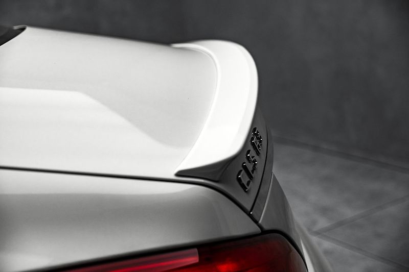 Mercedes-Benz CLS 63 AMG 4M, Designo Carbon H&K - fotka 13 z 28