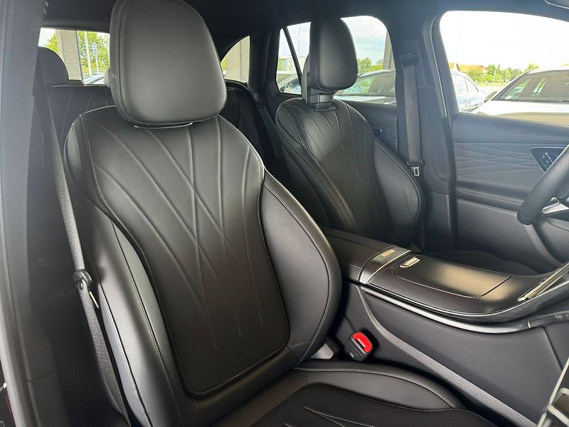 Mercedes-Benz GLC 220d 4MATIC - fotka 20 z 20