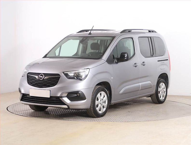 Opel Combo (2023) Elegance 1.5 CDTI, 5Míst, SR - fotka 2 z 18