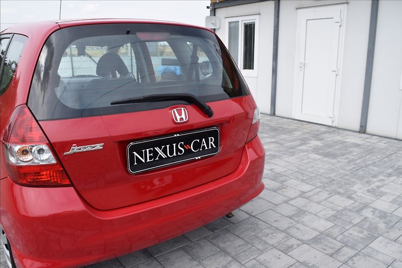 Honda Jazz 1,3 i 57KW NOVÁ STK BEZ KOROZE - fotka 12 z 45