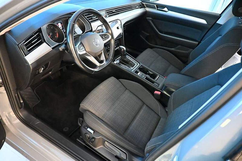 Ford S-MAX (2022) 2.0 TITANIUM Kamera Tažné 8 Ko - fotka 11 z 32