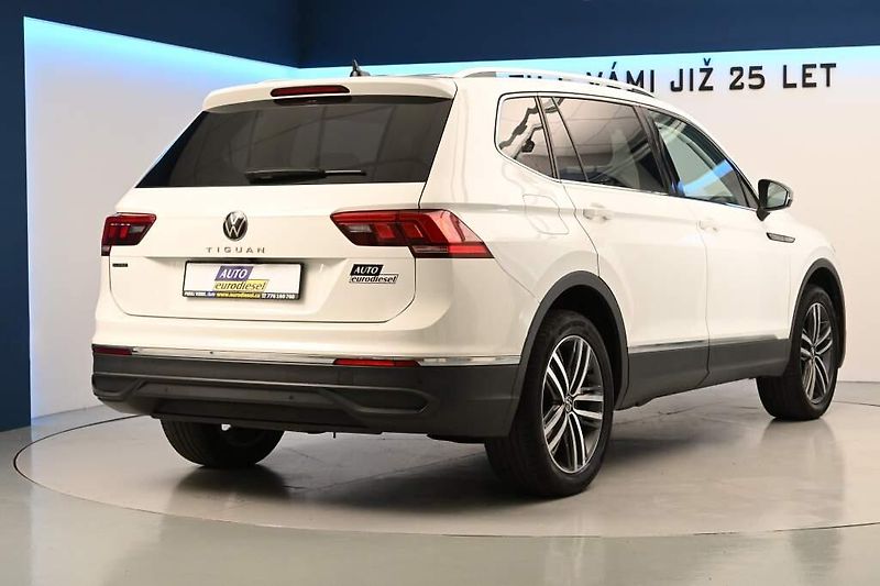 Volkswagen Tiguan Allspace (2023) 2.0 DSG LED 7Míst ACC Virtual - fotka 5 z 32
