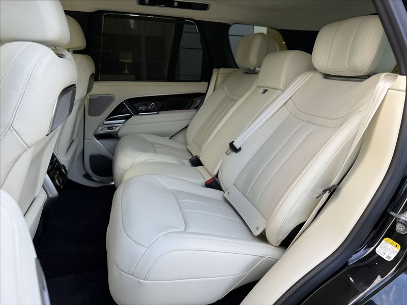 Land Rover Range Rover (2026) 3,0 AUTOBIOGRAPHY D350 - fotka 27 z 38