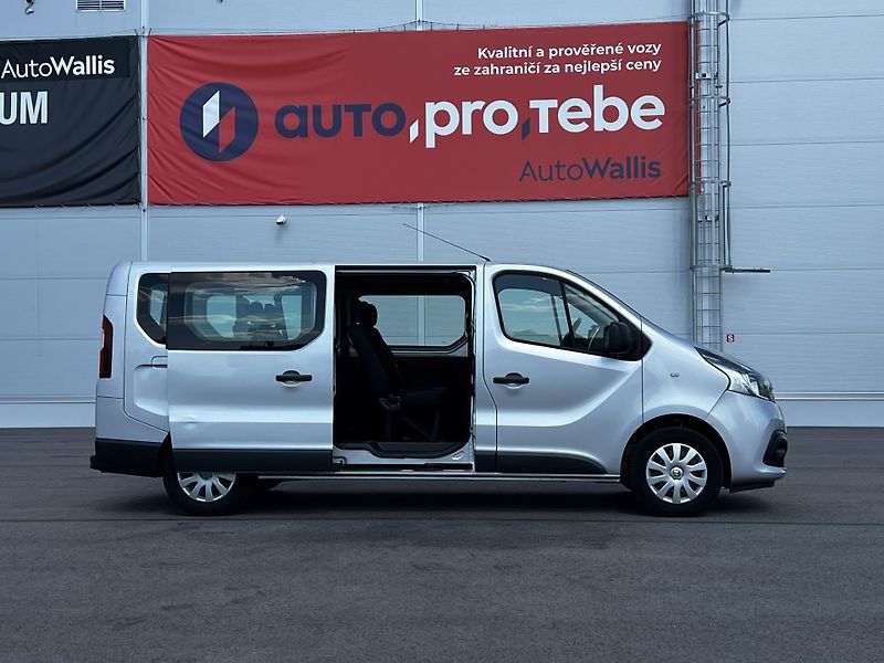 Renault Trafic 1.6dCi 92kW Passenger TZ 9Míst - fotka 4 z 18