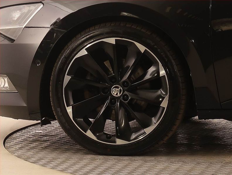 Škoda Superb (2015) Style 1.6 TDI, Serv.kniha - fotka 15 z 24