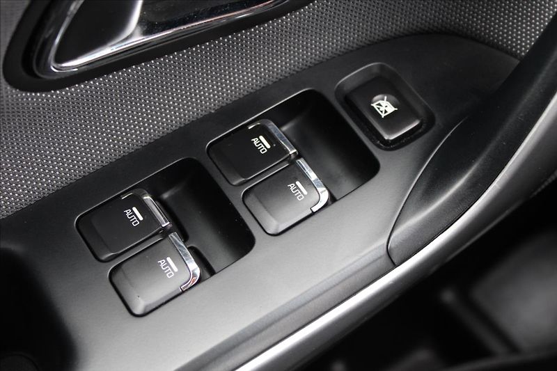 Kia Ceed 1,6 CRDi  ČR,COMFORT PLUS - fotka 11 z 31
