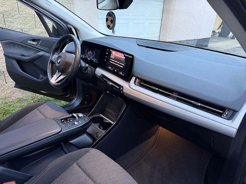 BMW Řada 2 (2023) 218I-nový model-panorama-TOP - fotka 14 z 19