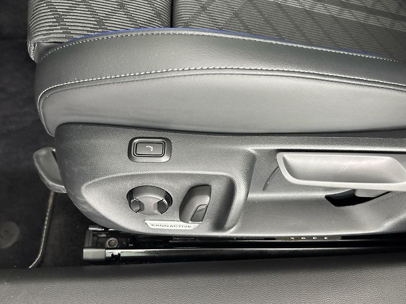 Volkswagen Passat R-Line People - fotka 28 z 31