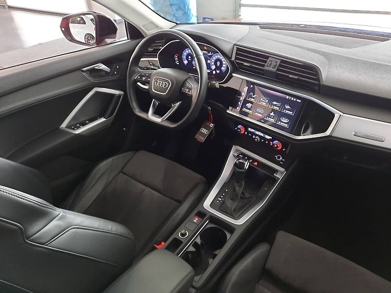 Audi Q3 (2022) Sportback S line 1.5 TFSI (110 - fotka 12 z 23