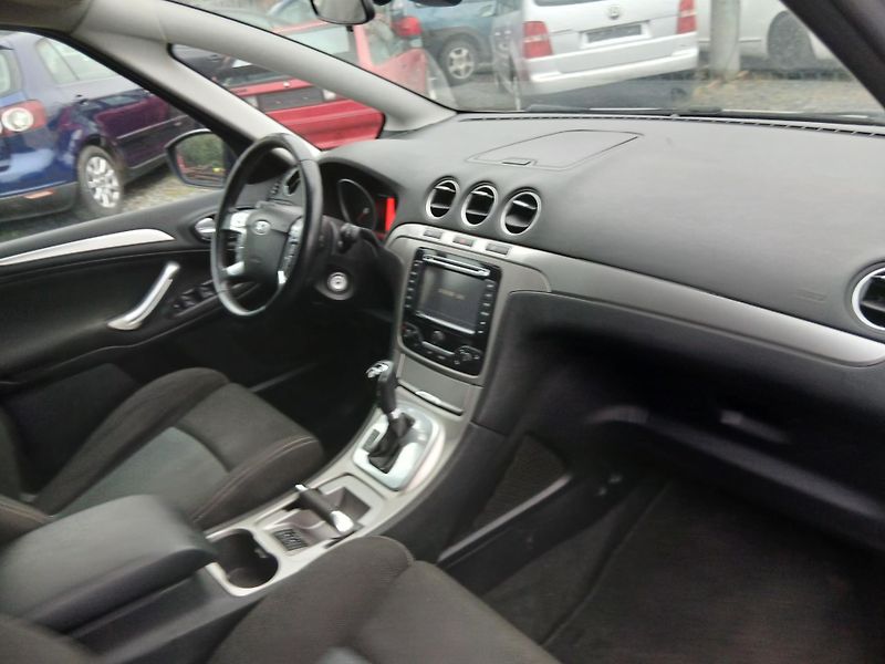 Ford S-MAX 2.0 TDCI, AUTOMAT - fotka 16 z 32