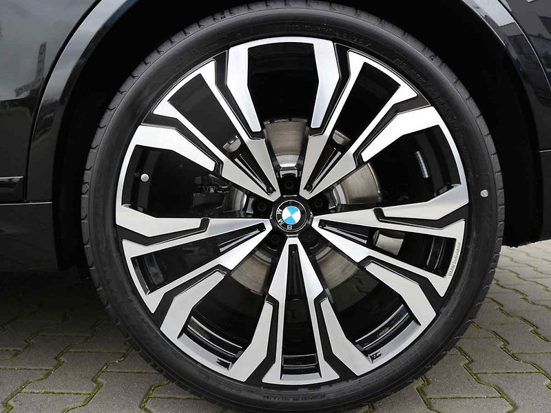 BMW X7 - fotka 5 z 10