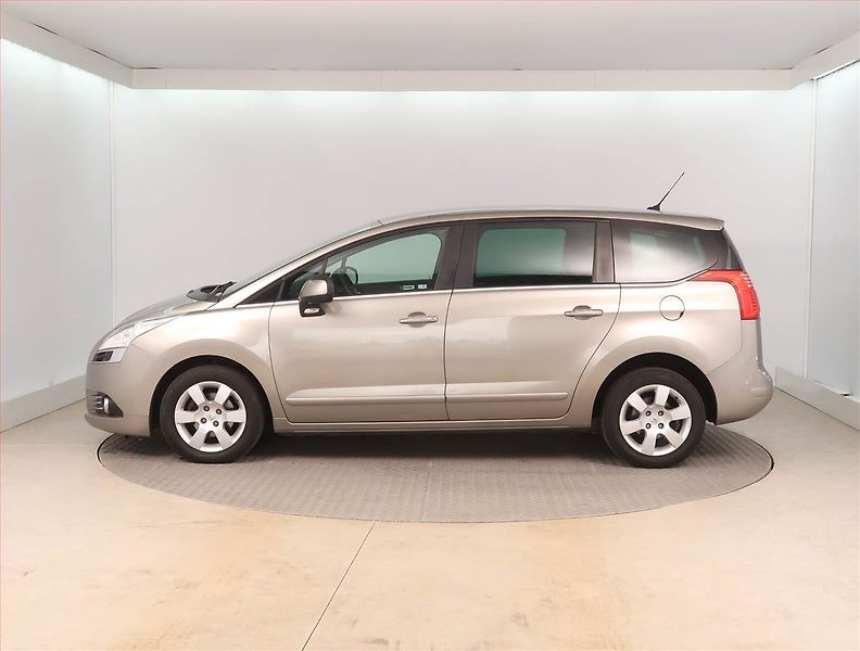 Peugeot 5008 (2012) 1.6 HDi, Serv.kniha, Tempomat - fotka 3 z 15