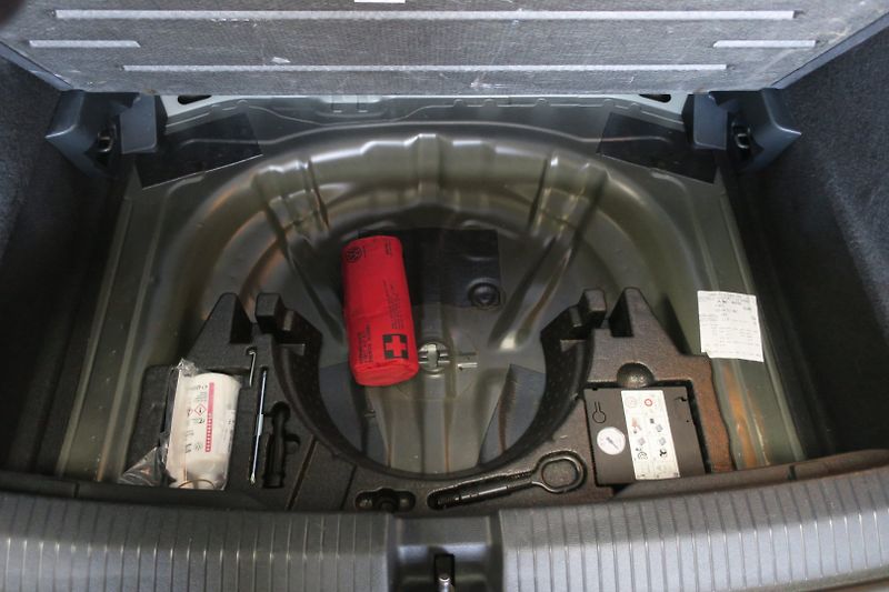 Volkswagen Multivan (2015) T6 2.0TDI Gen. SIX 4M DSG DCC - fotka 45 z 50