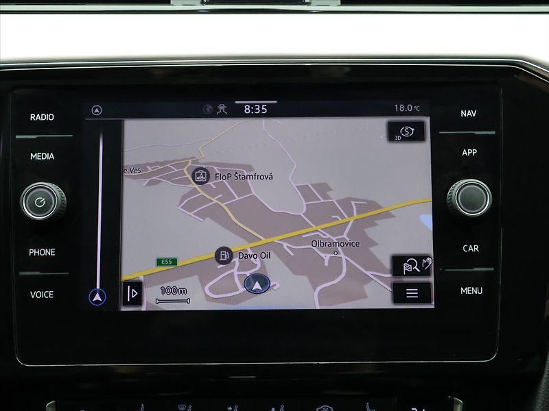 Volkswagen Passat 2,0 TDI 140kW CZ R-line DPH - fotka 22 z 31