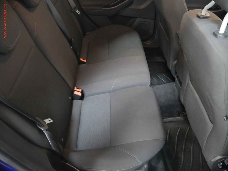 Ford Focus (2015) 1.5 TDCi, Navi, AC, park - fotka 11 z 23