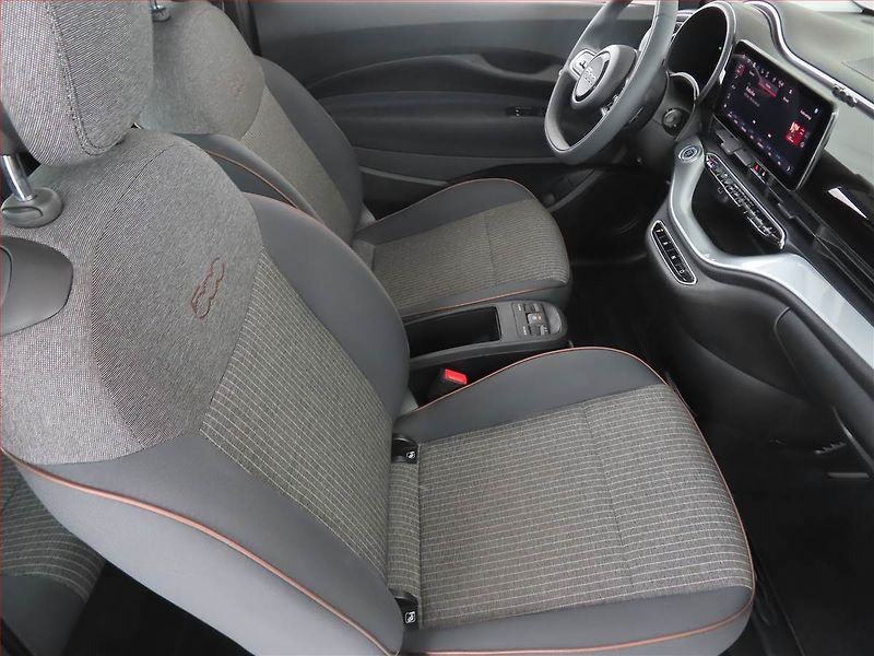 Fiat 500e (2022) 42 kWh, SoH 93%, Automat - fotka 9 z 18
