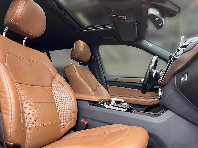 Mercedes-Benz GLS Trída 350 d 4MATIC AMG Line - fotka 16 z 20