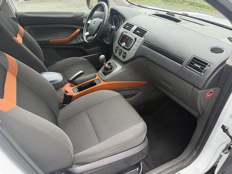 Ford Kuga 2,0TDCI 4x4 Tažné - fotka 9 z 19