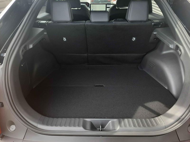 Subaru Uncharted (2026) Executive 77 kWh AWD 252 kW - fotka 37 z 55